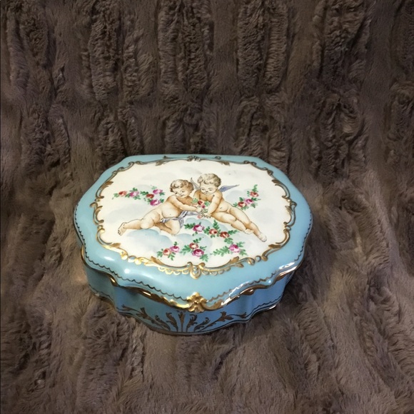 🌸 Vintage Chateau De Blois Porcelain Trinket Box